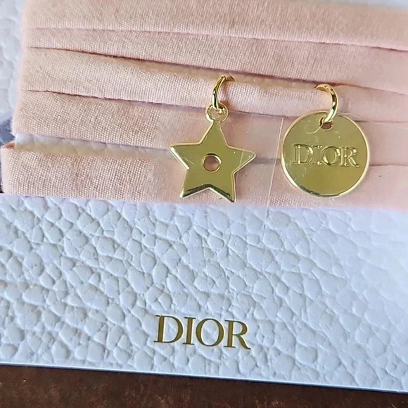 EXCLUSIVE: Dior Red Bow Pink Bracelet, Blue Journal and Pen Bundle in Gift bag - Picture 5 of 11